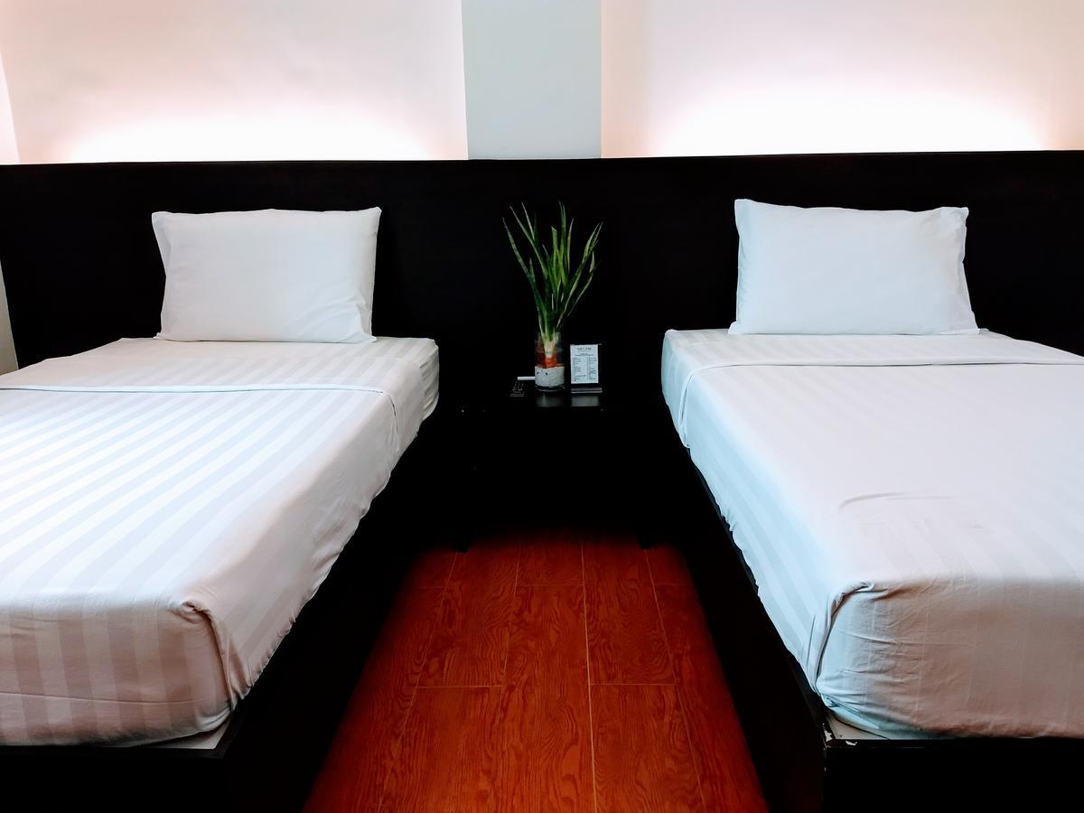 Top Star Hotel Oton Extérieur photo